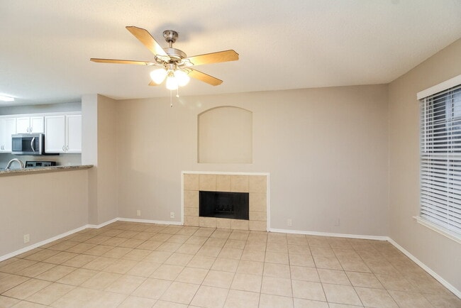 1616 Columbia Dr in Glenn Heights, TX - Building Photo - Building Photo