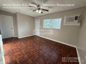 10014 N Brooks St in Tampa, FL - Building Photo - Building Photo