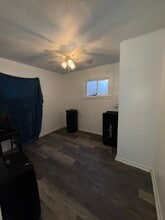 2621 Churchill Ave in Flint, MI - Foto de edificio - Building Photo