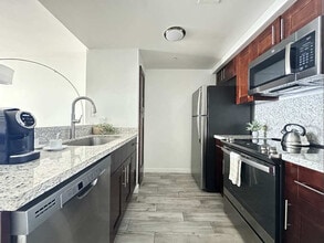 2889 McFarlane Rd in Miami, FL - Building Photo - Building Photo
