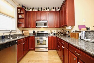 936 Raymond Rd in Charlottesville, VA - Building Photo - Building Photo