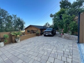 47 Box Canyon Rd in Canoga Park, CA - Building Photo - Building Photo