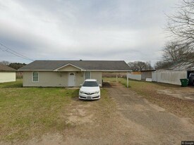 110 Willow Brook Dr in Henderson, TX - Building Photo