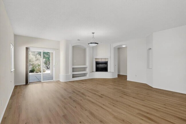 3812 Pinon Jay Ct NW in Albuquerque, NM - Building Photo - Building Photo
