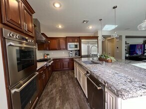 7047 Fort Union Ct in Las Vegas, NV - Building Photo - Building Photo