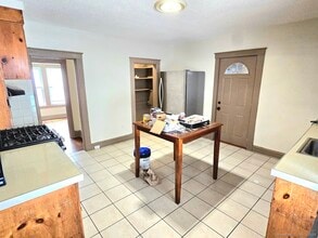 27 Bidwell Ave in East Hartford, CT - Building Photo - Building Photo