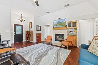 1109 Perkins St in San Marcos, TX - Building Photo - Building Photo
