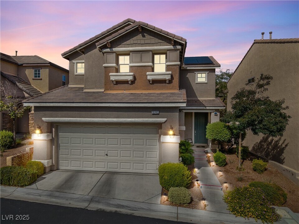10742 Leatherstocking Ave in Las Vegas, NV - Building Photo