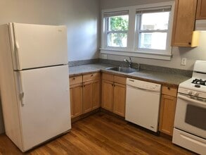 9 Oak Square Ave, Unit #2F in Boston, MA - Building Photo - Building Photo