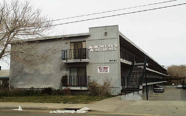 Almond View Apartments in Lancaster, CA - Foto de edificio