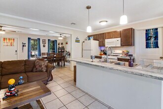 876 E Walnut Ave in Crestview, FL - Building Photo - Building Photo