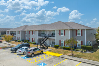 Cypress Bend in Beaumont, TX - Foto de edificio - Building Photo