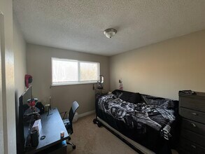 45185 Wolfe Rd in Chilliwack, BC - Building Photo - Building Photo