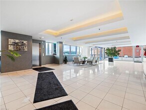 701 W Lakeside Ave, Unit 1009 in Cleveland, OH - Foto de edificio - Building Photo