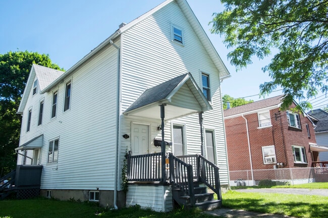 12 Serrell Ave, Unit Floor 2 in Binghamton, NY - Building Photo - Building Photo