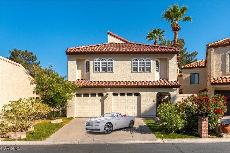 2845 Queens Courtyard Dr in Las Vegas, NV - Building Photo