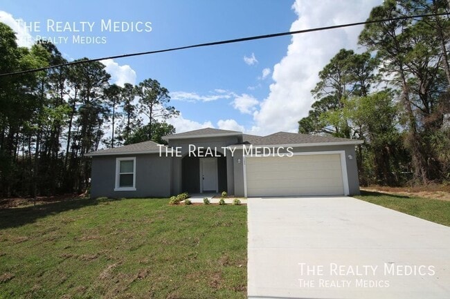 property at 182 Hillock Ave NW