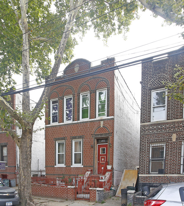 455 Atkins Ave in Brooklyn, NY - Building Photo