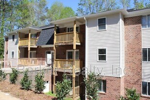 203 E Ransom St in Fuquay Varina, NC - Building Photo