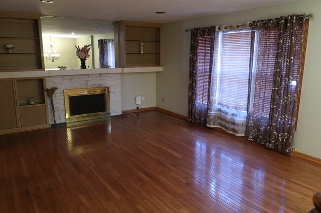 1842 Gentian Dr SE in Kentwood, MI - Building Photo - Building Photo