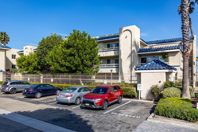 New Horizon Village Senior Apartment Homes in Anaheim, CA - Building Photo - Building Photo