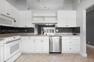 21314 Chinaberry Dr in Boca Raton, FL - Building Photo - Building Photo