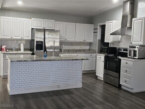 4100 4th St SW in Lehigh Acres, FL - Building Photo - Building Photo
