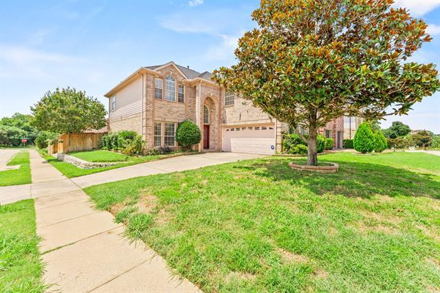 12928 Conifer Ln in Euless, TX - Foto de edificio - Building Photo