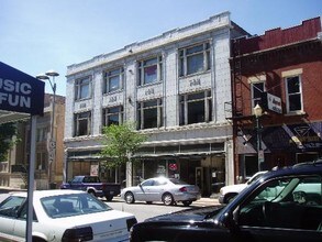 9 W Cass St in Joliet, IL - Building Photo - Building Photo