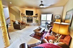 33 Skyline Dr in Dillon, CO - Building Photo