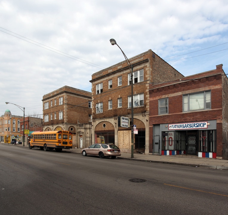 5246 W Chicago Ave in Chicago, IL - Building Photo