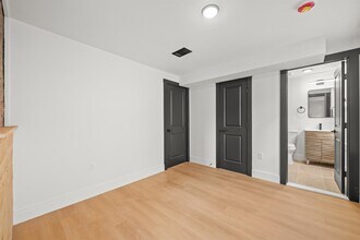 14 Westervelt Pl in Jersey City, NJ - Building Photo - Building Photo