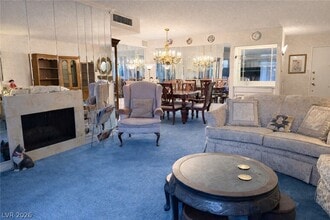750 S Royal Crest Cir in Las Vegas, NV - Building Photo - Building Photo