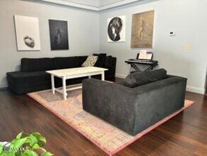 609 Via Novella in Oak Park, CA - Building Photo - Building Photo