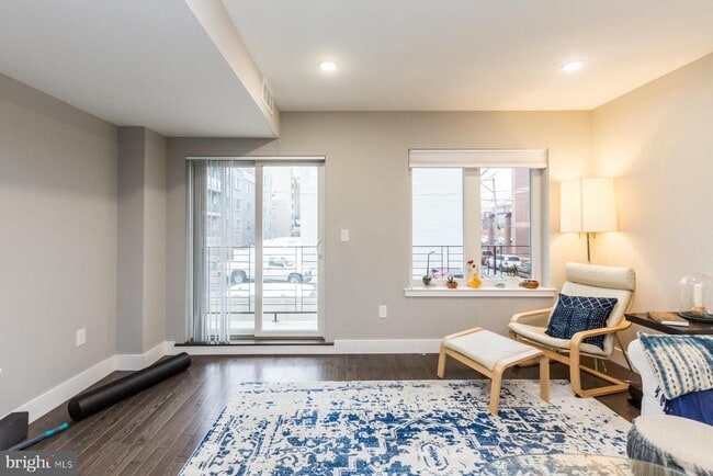 912 N 16th St, Unit B in Philadelphia, PA - Building Photo - Building Photo
