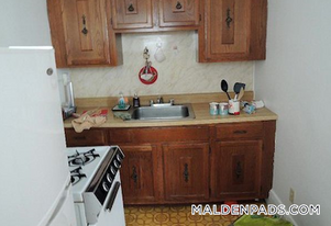 349 Pleasant St in Malden, MA - Building Photo