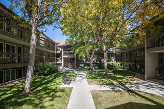 Flatiron View Apartments in Boulder, CO - Foto de edificio - Building Photo