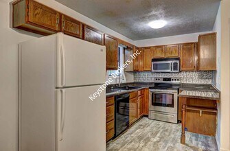 66 Bakers Bridge Cir in Douglasville, GA - Building Photo - Building Photo