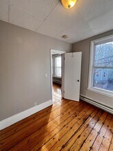 9 School St in Somerville, MA - Foto de edificio - Building Photo