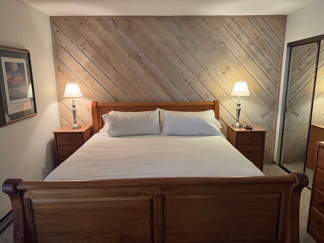 31 Sunshine in Mammoth Lakes, CA - Building Photo - Building Photo
