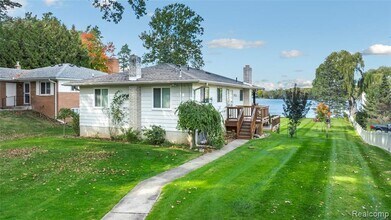9510 Beechcrest St in White Lake, MI - Building Photo - Building Photo