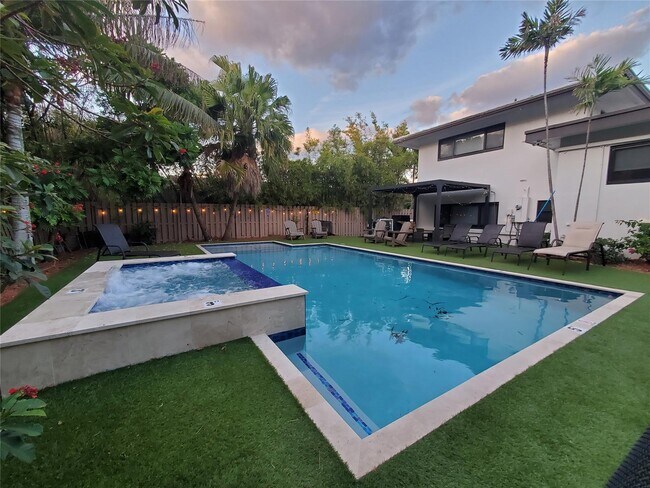 property at 2009 Admirals Way