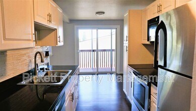1134 Scott Ave in Bremerton, WA - Building Photo - Building Photo