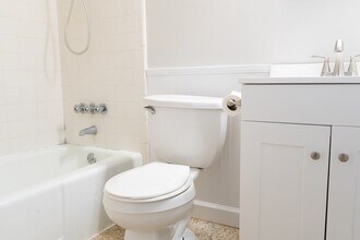 80 4th Ave in Shalimar, FL - Building Photo - Building Photo
