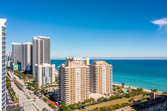 La Mer in Hallandale Beach, FL - Building Photo - Building Photo