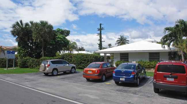 2301-2307 NE 33rd Ave in Fort Lauderdale, FL - Building Photo - Building Photo