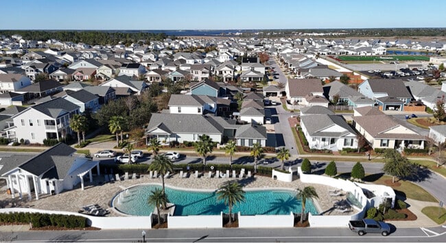 2129 Sedges Ave in Panama City, FL - Foto de edificio - Building Photo