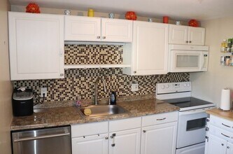 2 Genetti Cir in Bedford, MA - Building Photo - Building Photo