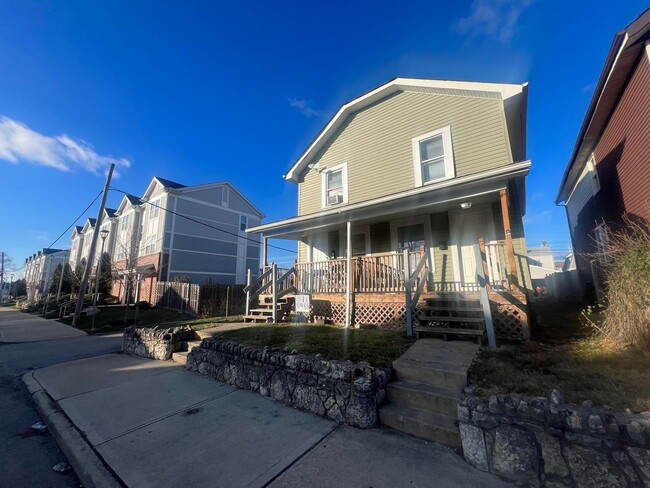 property at 808-810-810 Reinhard Ave