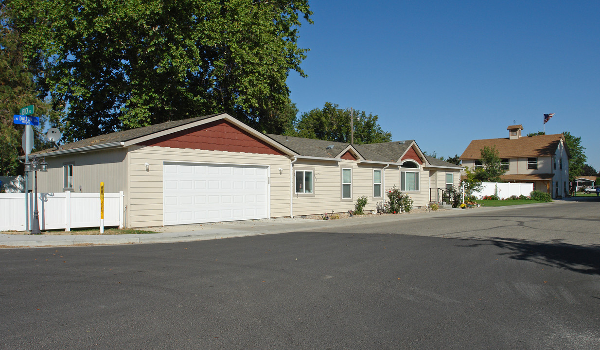 3275 N Dalton Ln in Boise, ID - Building Photo